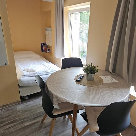 Pension 11 Apartments By Lorenc Berlijn Buitenkant foto