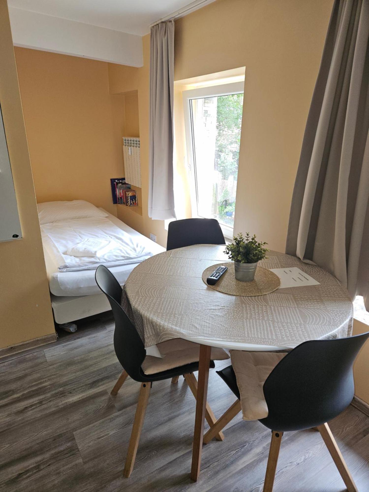 Pension 11 Apartments By Lorenc Berlijn Buitenkant foto