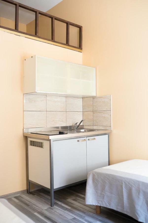 Pension 11 Apartments By Lorenc Berlijn Buitenkant foto