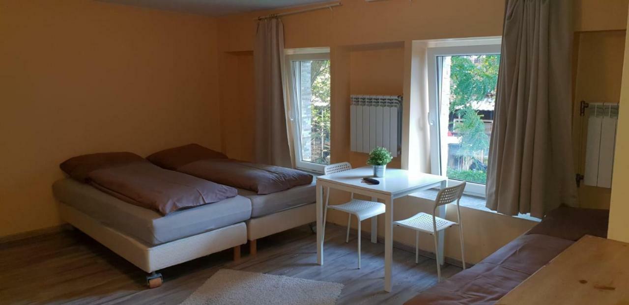 Pension 11 Apartments By Lorenc Berlijn Buitenkant foto