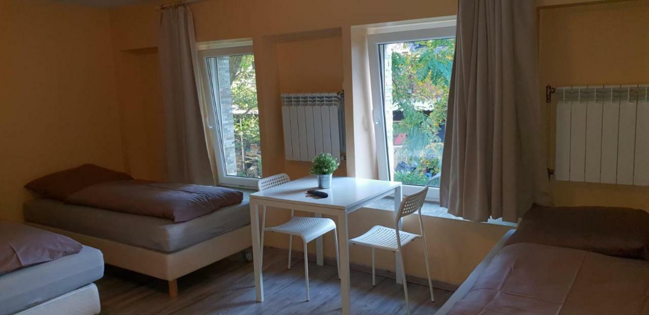 Pension 11 Apartments By Lorenc Berlijn Buitenkant foto